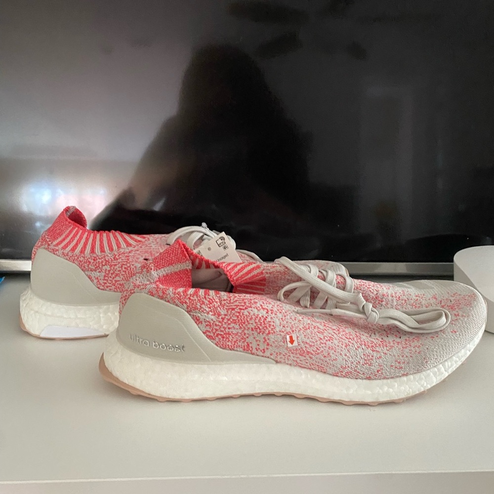 Adidas Ultra Boost - Picture 2 of 3